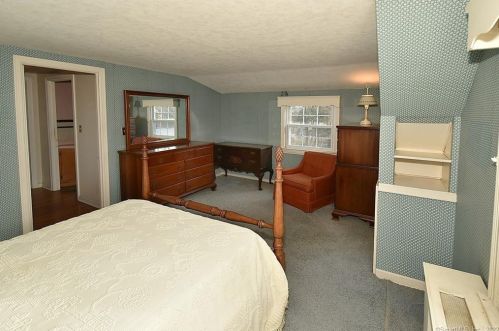 1052 Plymouth St, Windsor CT 06095-3653 exterior