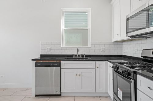 2541 Monroe St, Chicago, IL 60612-2819