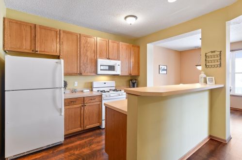 2198 Shamrock Pl, Chaska MN 55318-5405 exterior