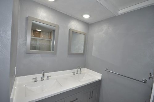 2215 Country Club Dr, Pittsburgh PA  15241-2333 exterior