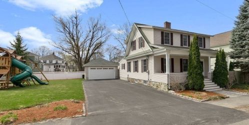 172 Middlesex St, North Andover, MA 01845-3526