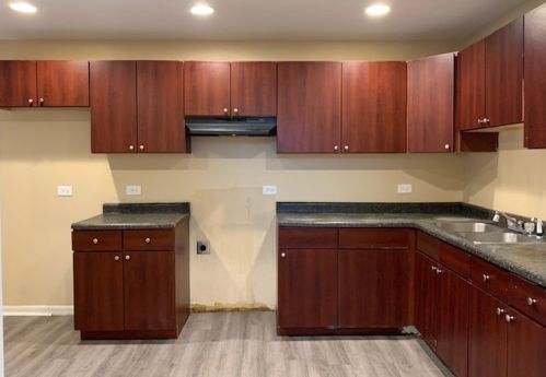 6040 Eberhart Ave, Chicago IL 60637-2404 exterior