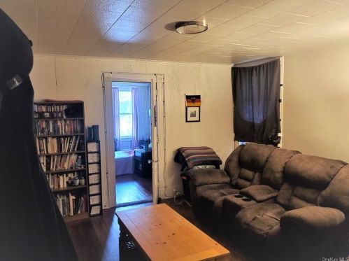 23 Beattie Ave, Middletown NY 10940-3931 exterior