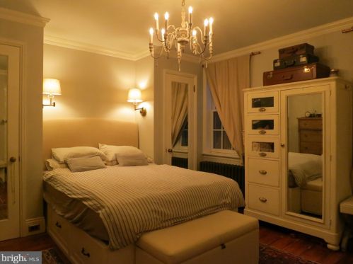 324 Camac St, Philadelphia PA 19140-4214 exterior