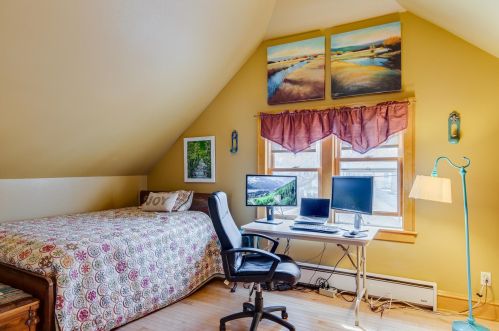 8203 Portland Ave, Milwaukee WI 53213-3015 exterior