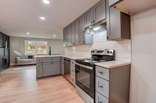 155 Hemphill School Rd, Atlanta GA  30331-1621 exterior