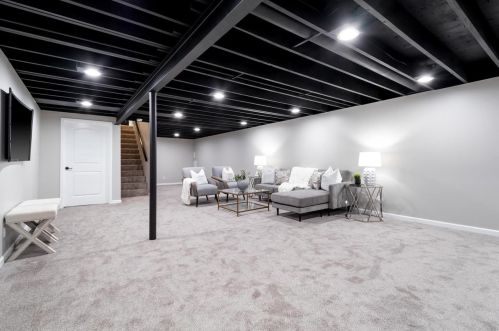 1049 Fernpark Dr, Saint Louis MO 63141-6132 exterior