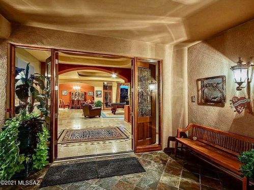 4136 Bujia Segunda, Tucson, AZ 85718-5200