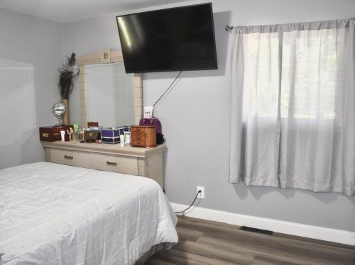 1925 Western Ave, Waukegan IL 60087-4924 exterior