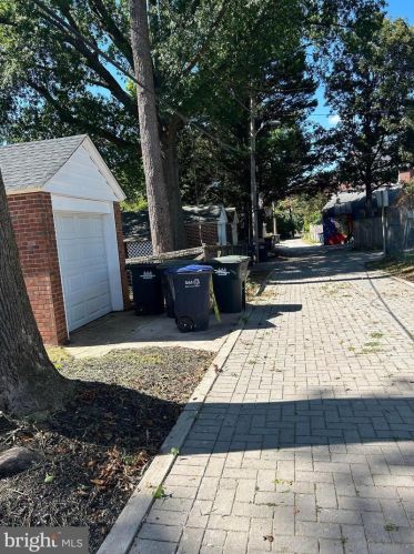 6005 Utah Ave, Washington DC 20015-1230 exterior