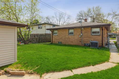 8806 Grantosa Dr, Milwaukee WI 53225-4945 exterior