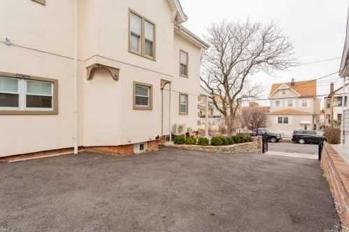 216 6th Ave, Mount Vernon NY 10550-1119 exterior