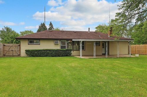 2708 Greenwood Ave, Waukegan IL 60087-4531 exterior