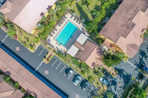 2178 Arbour Walk Cir, Naples FL 34109-6852 exterior