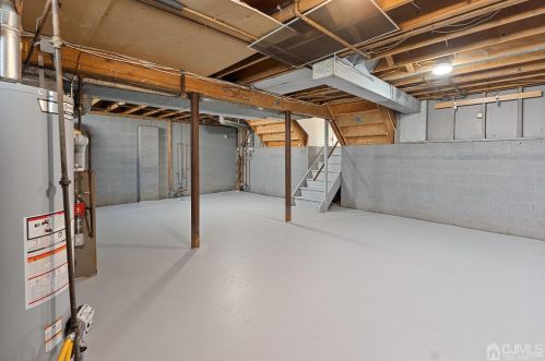 201 Shirley Ave, Edison NJ 08820-1323 exterior