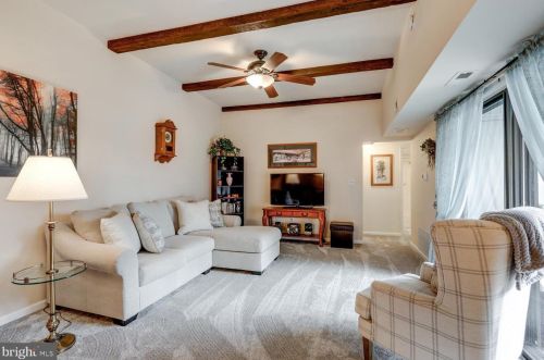 407 Valleybrook Dr, Lancaster PA 17601-4612 exterior