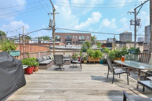 956 Cuyler Ave, Chicago IL 60613-2115 exterior