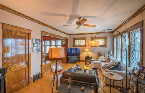 2746 Howell Ave, Milwaukee, WI 53207-2072