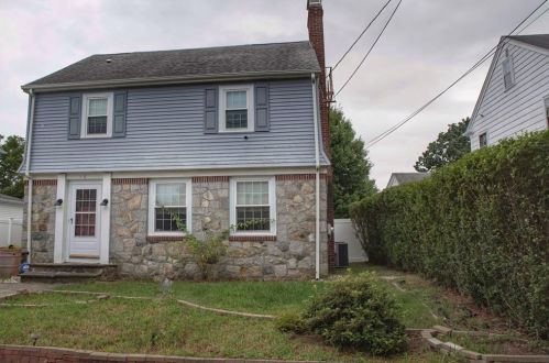 16 Elmcroft Ave, Providence, RI 02908-2727