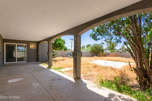 801 Kelso St, Tucson AZ  85705-4127 exterior