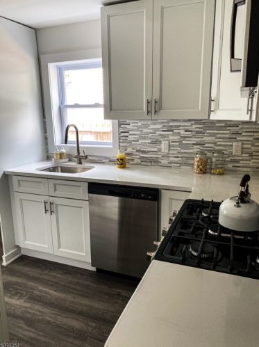 10 Fairfield Ave, Warren NJ  07059-5706 exterior