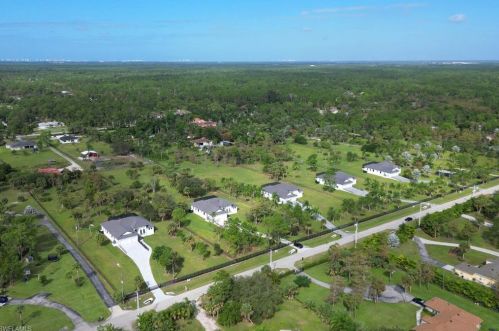 739 23 St, Naples FL 34117-1829 exterior