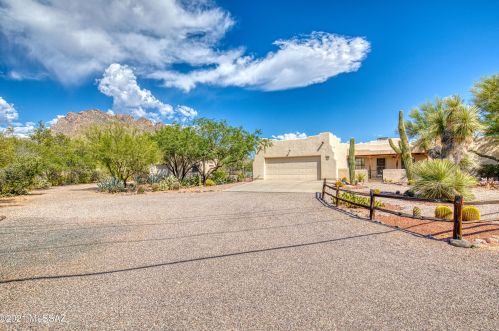 8780 Northern Ave, Tucson, AZ 85704-4716