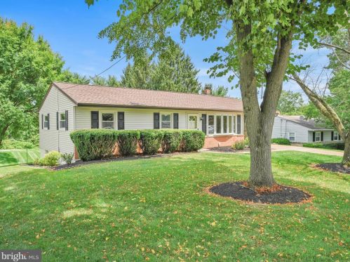 8120 Evelyn St, Hummelstown, PA 17036-9325