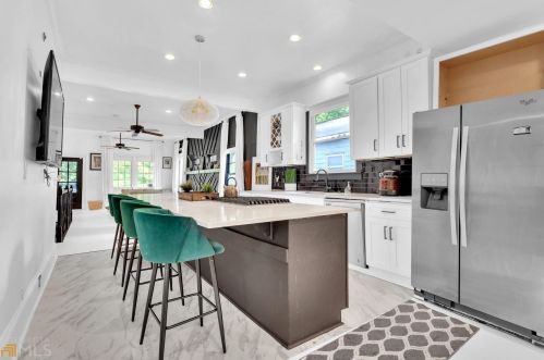 548 Holderness St, Atlanta GA 30310-1750 exterior