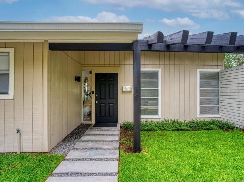 3025 Asbury Pl, Tampa FL  33611-2805 exterior