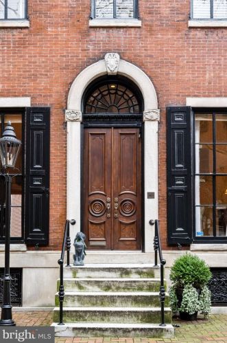 1815 Delancey Pl, Philadelphia, PA 19103-6611