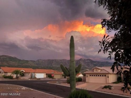 65872 Rocky Path Dr, Tucson AZ 85739-1624 exterior