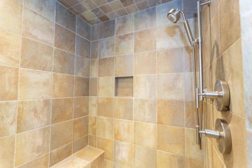 1406 Brk Vly Ln, Atlanta GA 30324-3264 exterior