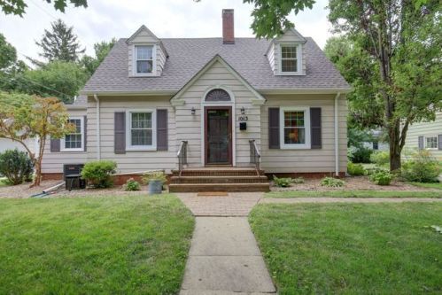 1013 Healey St, Champaign IL  61821-3926 exterior