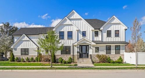 399 Vallette St, Elmhurst, IL 60126-4220