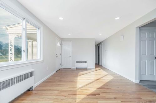 42 Lepage Rd, Windsor CT  06095-4443 exterior