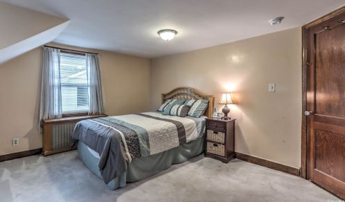 148 Frederick Ave, Babylon NY 11702-2103 exterior