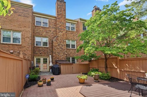 5806 Tudor Ln, Rockville MD 20852-2852 exterior