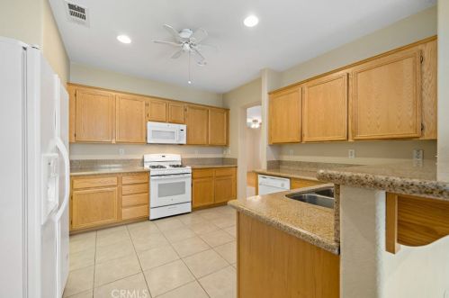 32831 Aden Cir, Temecula CA 92592-8185 exterior