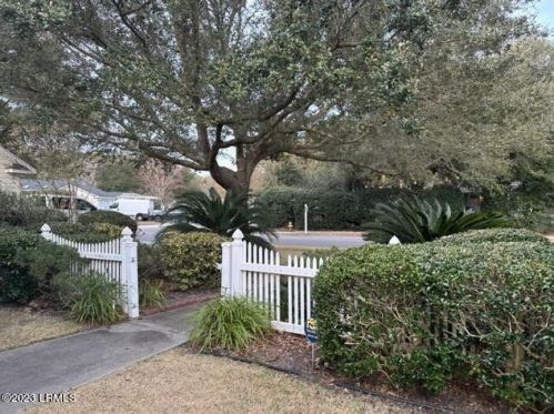 19 Sawmill Frst Dr, Bluffton SC 29910-6112 exterior