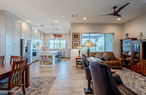 2472 Bassett Peak Dr, Green Valley AZ 85622-8110 exterior