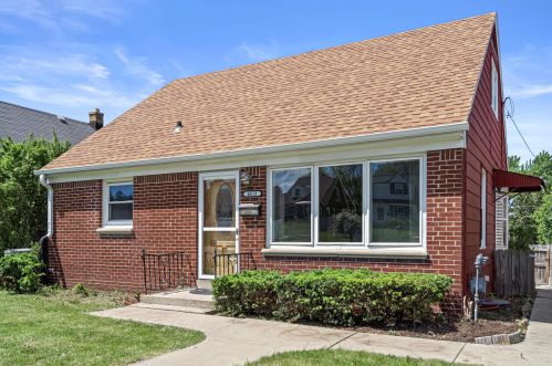 4618 Morgan Ave, Milwaukee, WI 53220-1519