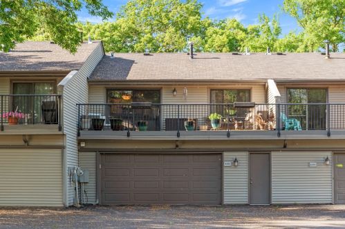 4392 Arden View Ct, Saint Paul, MN 55112-1901