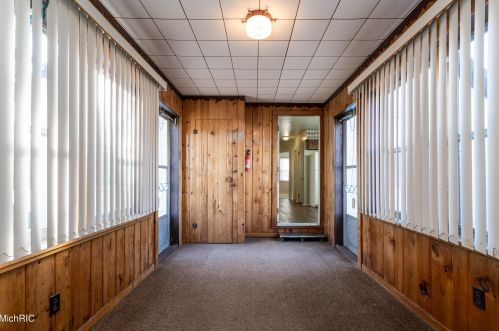 1423 Parkhurst Ave, Grand Rapids MI 49504-2646 exterior