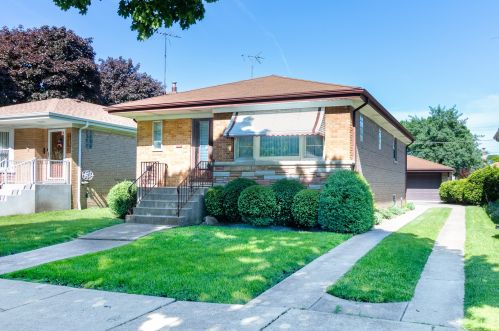 4955 New England Ave, Chicago, IL 60656-3915