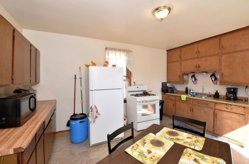 1043 31, Milwaukee WI 53215-2133 exterior