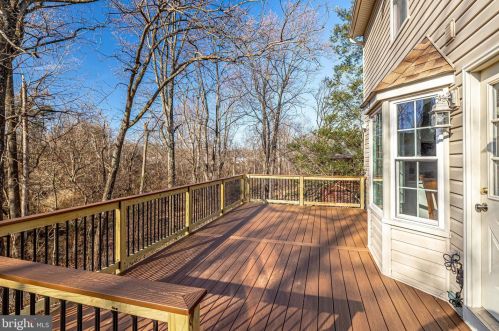 3008 Emerald Chase Dr, Herndon VA 20171-2334 exterior