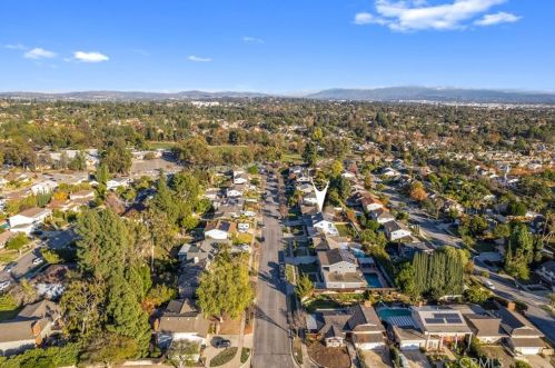 1850 Mariposa Ln, Fullerton CA  92833-1819 exterior