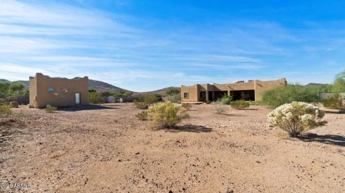 37243 19 Ave, Phoenix AZ 85086-9154 exterior