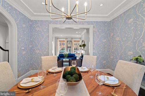 613 Royal St, Alexandria VA  22314-2031 exterior